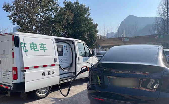江口汽车搭电